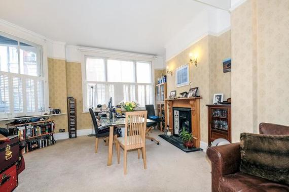 2 bedroom Flat for s...